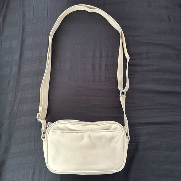 Lululemon Crossbody Camera Bag - Picture 2 of 5